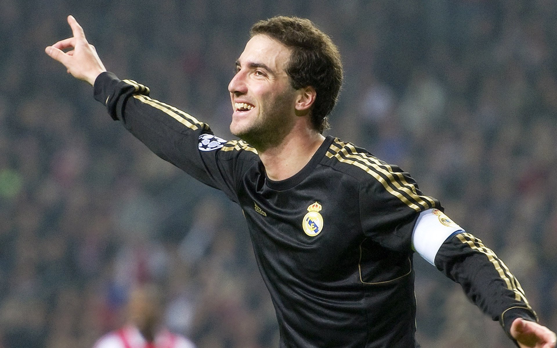 足球教练战术培训提升，足球教练如何做好训练工作